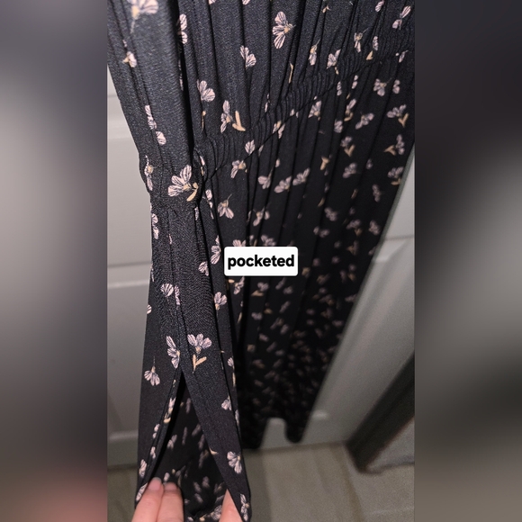 NWOT pocketed AK floral dress. Size 6 - Picture 3 of 5